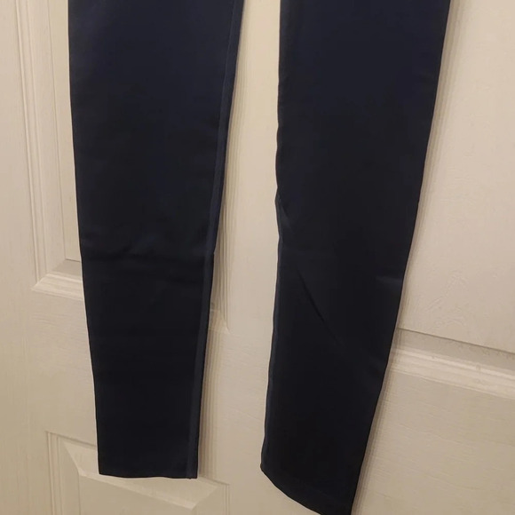 It's On LEGGINGS - Picture 3 of 3